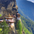 Opdag det kulturelle Bhutan på motorcykel